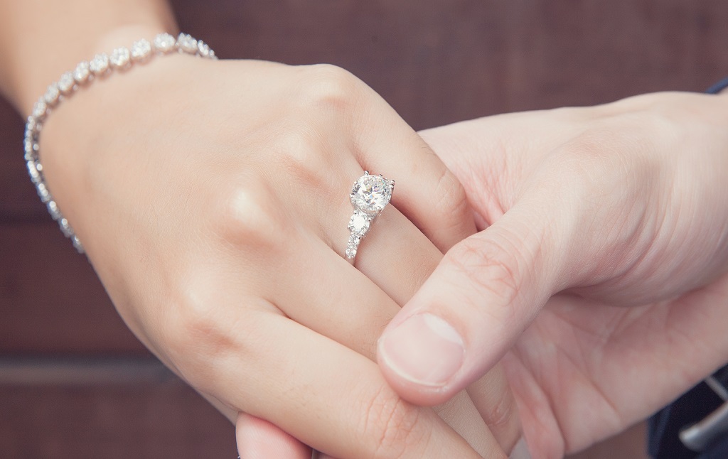 wedding engagement with diamond ring