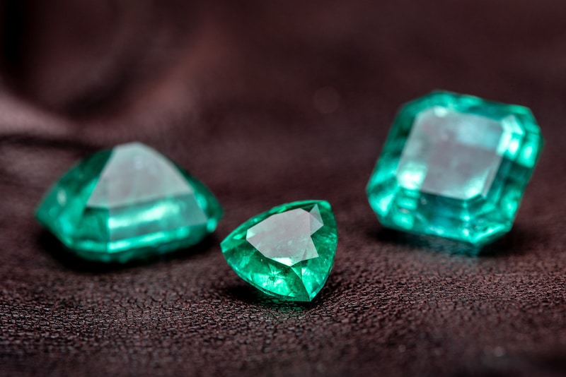 Dark emeralds store