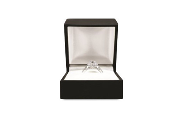 Ring Box with diamond ring